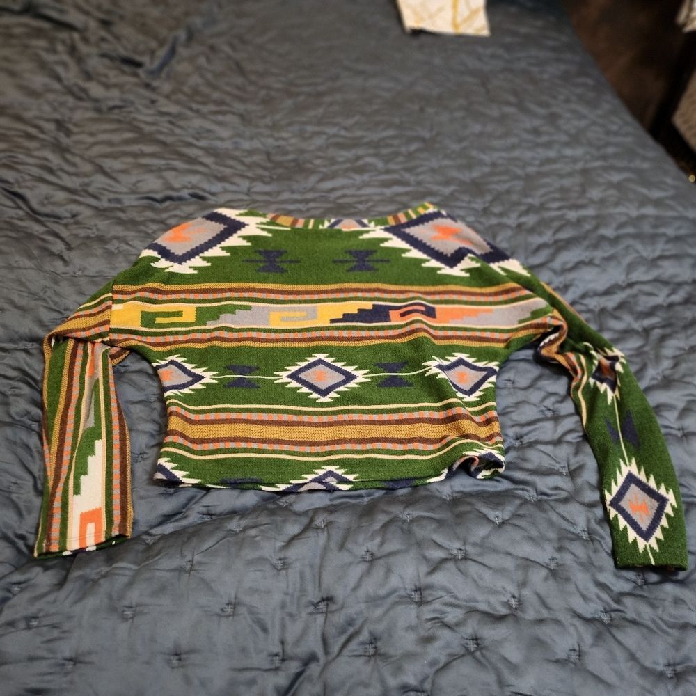 Aztec Patterned Long Sleeve Top - Picture 6 of 6